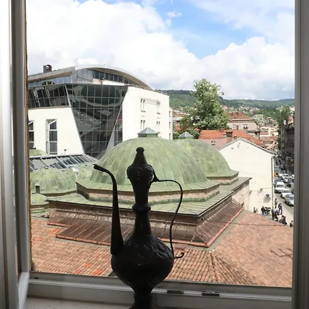 Historijski Luksuz U Starom Gradu, Garage Parking Sarajewo